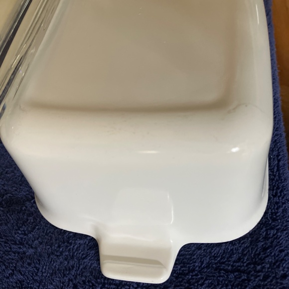 1.5 Quart Rectangular Casserole Baker with Lid - Picture 7 of 8